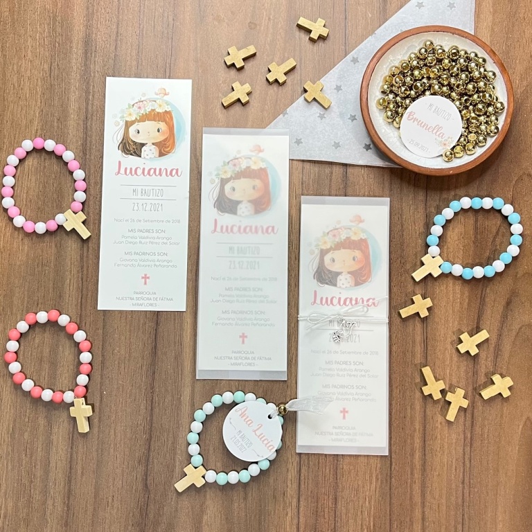 Pack 06 Bautizo: Capillo + Pulsera Kids de colores